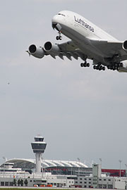 Erster A380 Start als "München" (©Foto: Martin Schmitz)